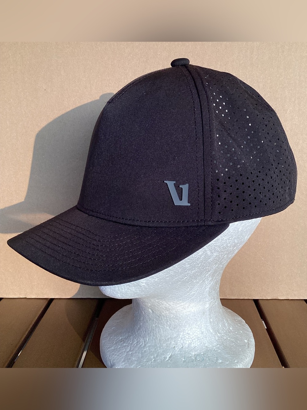 Vuori V1 water tech hat